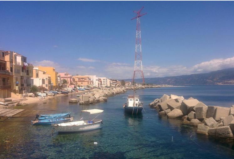 Capo Peloro Relax Lägenhet Torre di Faro Exteriör bild