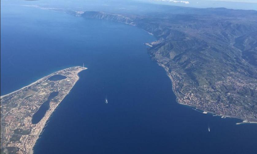 Capo Peloro Relax Lägenhet Torre di Faro Exteriör bild